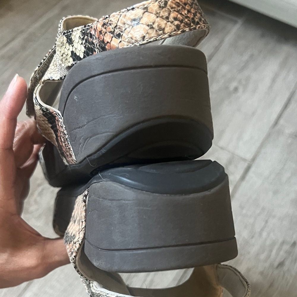 Vionic Snake Print Adjustable Strap Sandals - Bla… - image 8